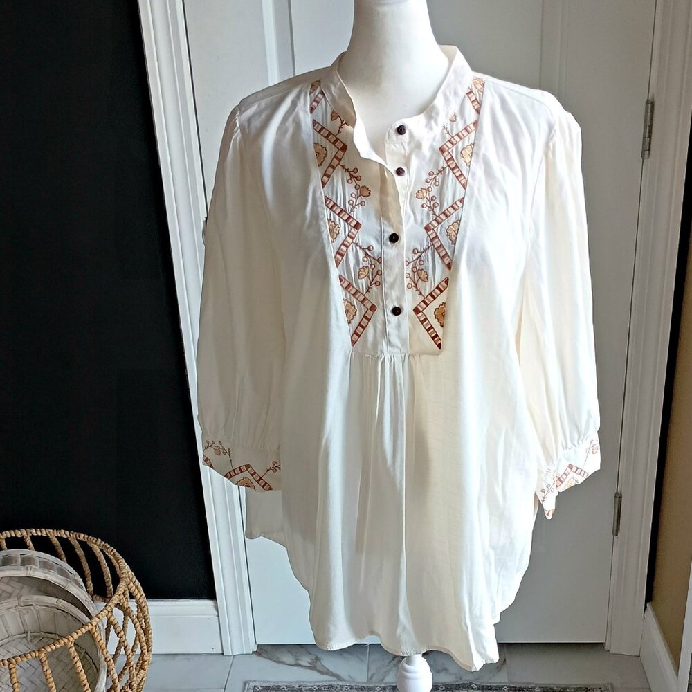 NEW! KNOX ROSE 3/4" SLEEVE BOHO EMBROIDERED BLOUSE